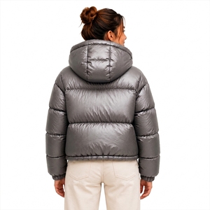 Doudoune matelassée d'hiver surdimensionnée pour femme avec capuche, en duvet brillant et épais - Product Image 2