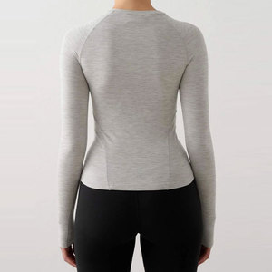 Camiseta de manga larga ajustada con orificios para los pulgares, ropa deportiva para mujer, ropa de yoga ajustada al cuerpo, camiseta de ejercicio para verano - Product Image 5