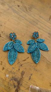 Boucles d'oreilles en verre perlé faites à la main, motif feuille, colorées, légères, bijoux fantaisie pour accessoires de mode, vente en gros - Product Image 3