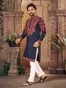 Ensemble Kurta Pyjama Traditionnel Homme Bleu Marine en Soie Brodé, Infroissable, avec Broderie Florale Lourde et Sequins, Idéal pour Mariages et Cérémonies - Product Image 5