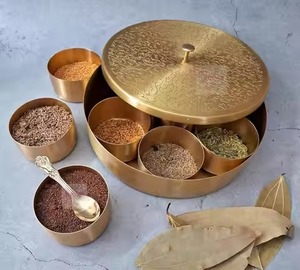 Boîte d'organisation d'épices en métal tendance avec couvercle décoratif, conteneur de rangement pour masala de cuisine, herbes et assaisonnements de cuisson - Product Image 2
