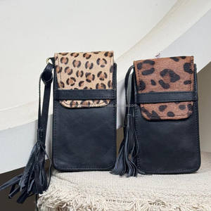 Bolso bandolera móvil de cuero genuino con estampado de leopardo con borla y correa ajustable, pequeño bolso bandolera para mujer, viaje y uso diario - Product Image 5