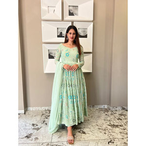 VESTIDO DE TRABAJO BORDADO DE SECUENCIA DE DISEÑADOR GEORGETTE FONDO CON DUPATTA PISTA - Product Image 1