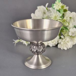 Bol à dattes en métal poli, idéal pour la présentation de dattes de qualité supérieure, de fruits secs et de collations gourmandes - Product Image 6