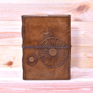 Wholesale Handmade Genuine <b>Leather</b> Hardcover Blank Lined Journal <b>Leather</b> Strap Feather Closure Pencil 80 <b>Sheets</b> Custom Gift - Product Image 1