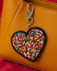 Broderie à la main de luxe incroyable avec perles de cristal pour robes de mariée et tenues de soirée, motif de broderie perlée époustouflant avec des détails élégants - Product Image 5
