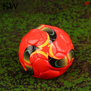 Balón de Fútbol Talla 5 con Bomba, Cuero PU Impermeable - Balón Profesional para Entrenamiento y Partidos Oficiales, para Juegos en Interiores y Exteriores - Product Image 4