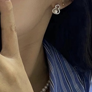 Pendientes Redondos de Perlas de Agua Dulce Aurora de Zhuji, Naturales, de 5-6 mm, Redondos, Impecables, Versátiles y Elegantes - Product Image 4