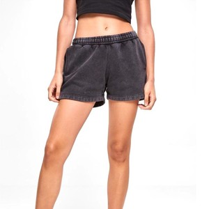 Shorts pour femmes, taille mi-haute, couleur unie, en coton éponge avec poches, décontractés, taille élastique, effet délavé, coupe tendance - Product Image 1