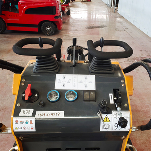 Envío Gratis: Minicargadora de Orugas Triangulares de Alta Estabilidad, Euro 5, 739cc, 24HP, en Venta - Product Image 1