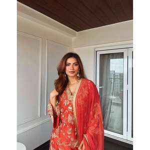 Ensemble de costume de soirée de créateur taille XL avec broderie en zari et sequins - Product Image 3