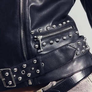 Chaqueta de Cuero Negra con Tachuelas para Mujer, Estilo Punk Rock con Remaches Plateados, Chaqueta de Cuero Estilo Rock Star Punk - Product Image 6