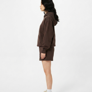Ensemble deux pièces athleisure décontracté pour femme, coupe ample, avec logo personnalisé OEM, léger, en dentelle, au-dessus du genou, couleur unie, comprenant un sweat à capuche et un short - Product Image 6