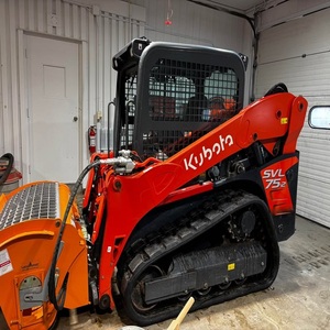 รถตักตีนตะขาบคุณภาพสูง Kubota SVL97-2 กำลัง 71 กิโลวัตต์ เครื่องยนต์ดีเซล ขนาดกะทัดรัด รับน้ำหนักได้ 3 ตัน พร้อมส่วนประกอบหลักครบชุด - Product Image 3