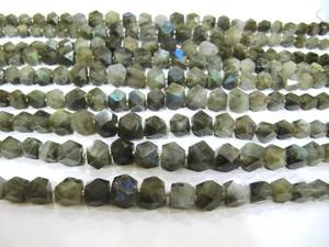 Labradorita natural azul brillante con forma retorcida, cuentas facetadas de 16 a 25 mm, se venden por hebra de 8 pulgadas de largo. - Product Image 2