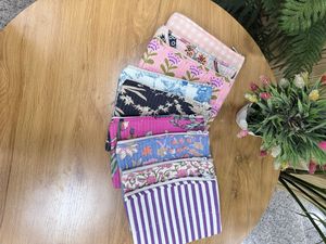 Funda acolchada premium de algodón para portátil de 13 pulgadas, hecha a mano con diseño floral, funda protectora con cremallera para portátil. - Product Image 3