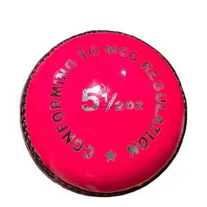 Vente en gros Balle rose de meilleure qualité pour le cricket Balle de sport anglaise dure en cuir Balle souple