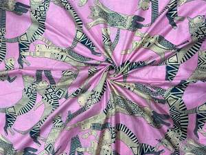 Organic Carded Printed Cambric Fabric Eco-Friendly Lightweight Red Palm Tree Custom Indian Handmade Cotton Boys Running Craft - Product Image 6