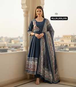Ensemble Anarkali Kuri en coton brodé par des artisans, avec pantalon et dupatta - Product Image 5