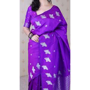 Sari de seda suave morado con doble tejido Zari y borde de pájaros de Elite Weaves, blusas y camisas para mujer - Product Image 3