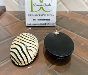 Boucles d'oreilles en corne de buffle naturelle à rayures de tigre, crochets métalliques, faciles à porter, faites à la main, qualité supérieure, style bohème chic, bijoux en corne pour elle - Product Image 2