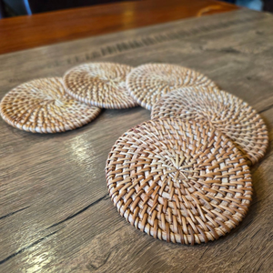 Ensemble de 4 dessous-de-verre en rotin au design exclusif pour la protection de la table, très demandés et de haute qualité - Product Image 5