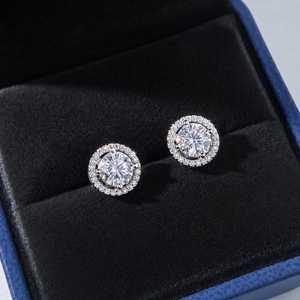 Pendientes de tuerca redondos de moissanita con halo en plata de ley para mujer, joyería nupcial hecha a mano, producto a granel - Product Image 2