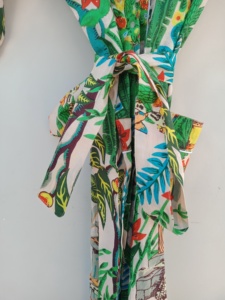Kimono de algodón con estampado de selva en blanco | Bata de algodón hecha a mano |   Ropa de estar por casa de algodón estampada - Product Image 3