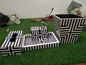 Juegos de Baño de Cuatro Piezas de Nácar de Alta Calidad con Accesorios de Baño de Acero Metálico Personalizados, Estilo Moderno, en Existencia - Product Image 5