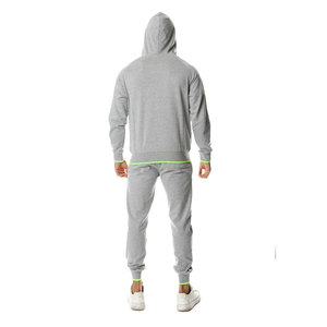 Ensemble de survêtement gris à capuche pour homme – Sweat-shirt à manches longues et pantalon de jogging avec fermeture éclair – Tenue décontractée d'automne respirante au design uni - Product Image 2