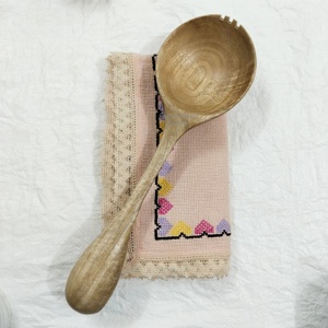 Cuchara de madera hecha a mano con muesca de colador, utensilio para cocinar y servir, cuchara para servir, tenedor, utensilio para servir ensalada de frutas - Product Image 1