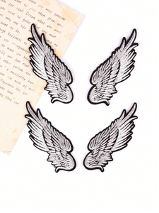 ป้ายปักลายปีกขนนกสีรุ้งสวยงาม ประดับเลื่อม ติดเสื้อผ้าได้ - Product Image 3
