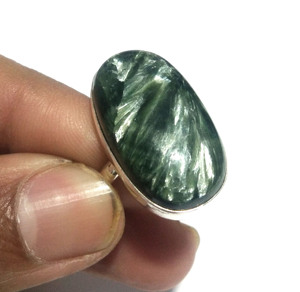 Bague en argent sterling 925 avec cabochon de séraphinite verte naturelle, motif floral bohème fait main, pierre précieuse de déclaration, vente en gros - Product Image 1