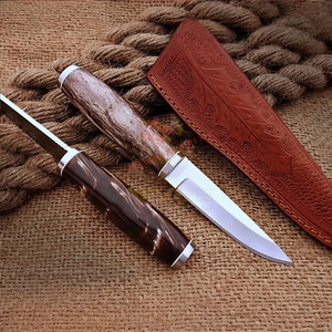 Cuchillo de Caza Puukko Hecho a Mano de Acero Inoxidable con Mango de Resina, Hoja Fija y Funda de Cuero - Personalizable para Camping y Actividades al Aire Libre - Product Image 1