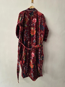 เสื้อคลุมกำมะหยี่สีแดงเข้มสำหรับผู้หญิงชุดกิโมโนผ้าพิมพ์ลายดอกไม้ระบายได้ดีเป็นมิตรกับสิ่งแวดล้อม - Product Image 3