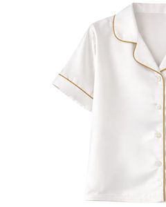 Conjunto de pijama de satén blanco y dorado personalizado para mujer, conjunto de dos piezas con botones y manga corta, ropa de dormir, conjunto de pantalones cortos para estar en casa. - Product Image 5