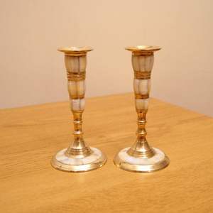 Porte-bougie en métal fait main de luxe, finition antique, design classique, décoration pour la maison, l'hôtel, le restaurant, accent décoratif pour l'espace de vie - Product Image 1