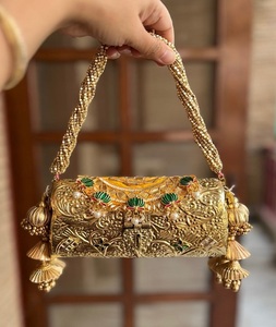 Mini Bolso de Mano Kundan de Latón, Chapado en Oro, Hecho a Mano, Forma Personalizada, para Uso Nocturno, con Cierre de Hebilla con Diamantes, F S International - Product Image 4