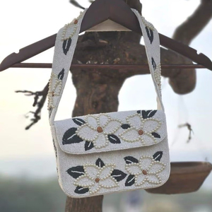 กระเป๋าคลัทช์สะพายข้าง MS Handicraft ทำมือประดับลูกปัดแก้วลายตาปีศาจ ปรับแต่งรูปทรงและสีได้ สไตล์โบโฮ ป้องกันภัย โชคดี สำหรับออกงานกลางคืน - Product Image 1