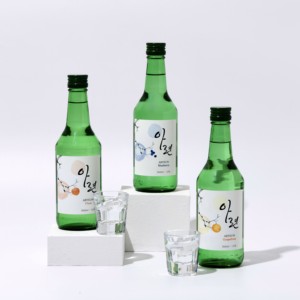 [ARYEON] Soju coréen aromatisé premium et spiritueux filtré au charbon de bambou 100% naturel, bouteille verte - Product Image 1