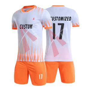 Uniforme de maillot de football respirant de haute qualité impression de logo couleur personnalisable prix de gros ensembles d'uniformes de football vierges bon marché - Product Image 2