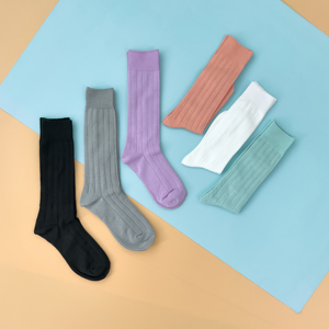 Chaussettes hautes pour femmes, unies, respirantes, en fibre de rayonne de qualité supérieure, tricotées, pour usage quotidien, style classique, saison printemps - Product Image 4