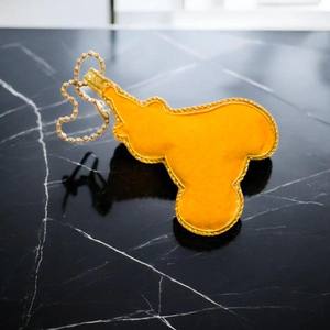 Decoración Colgante de Osito de Peluche Zari |   Adorno Colgante Decorativo Temático Infantil Hecho a Mano con Hilo Metálico y Pedrería - Product Image 2