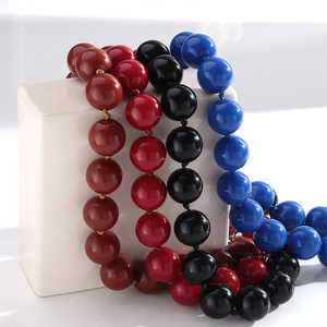 Collier en résine écologique fait main avec perles, forme personnalisée, multicolore, thème ange de Noël, artisanat pour la Saint-Valentin - Product Image 5