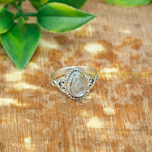 Bague en argent sterling 925 faite à la main avec pierre de lune |   Bague Statement en Pierre de Lune Arc-en-ciel Naturelle |   Bijoux vintage bohèmes en argent pour unisexe - Product Image 4