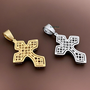 Pendentif Croix en Argent 925 Plaqué Or avec Diamant Moissanite, Pendentif Religieux Unisexe Tendance - Product Image 4