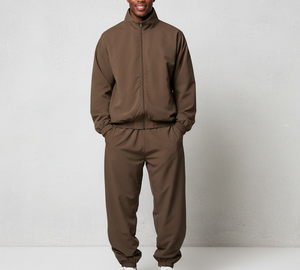 Ensemble de survêtement marron pour homme, couleur unie, col montant, veste zippée et pantalon, tenue décontractée d'hiver, en molleton tricoté respirant, style streetwear - Product Image 1