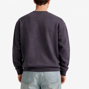 เสื้อสเวตเชิ้ตผู้ชายทรงโอเวอร์ไซส์ผ้าฟลีซ สไตล์สตรีทแวร์สำหรับฤดูใบไม้ผลิ สีพื้นพรีเมียม ใส่สบายๆ - Product Image 3