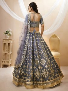 Lehenga Choli gris avec sequins et dupatta, robe traditionnelle brodée pour les femmes, idéale pour les mariages et les fêtes - Product Image 4