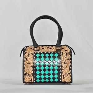 Bolsa de Viaje de Cuero Floral de Lujo Hecha a Mano con Cierre de Cremallera en Color Verde Azulado y Marrón, Diseño Duradero - Product Image 1